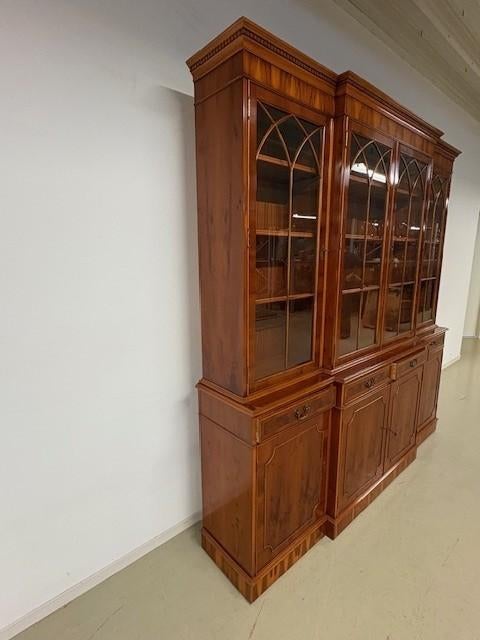 Engelse boekenkast zgn. Breakfront Bookcase, Ophalen, Gebruikt, Met deur(en), Engels / Klassiek