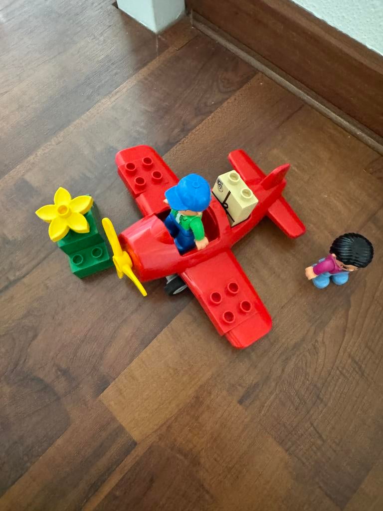 Duplo vliegtuig met piloot en passagier, Kinderen en Baby's, Speelgoed | Duplo en Lego, Ophalen of Verzenden, Gebruikt, Complete set
