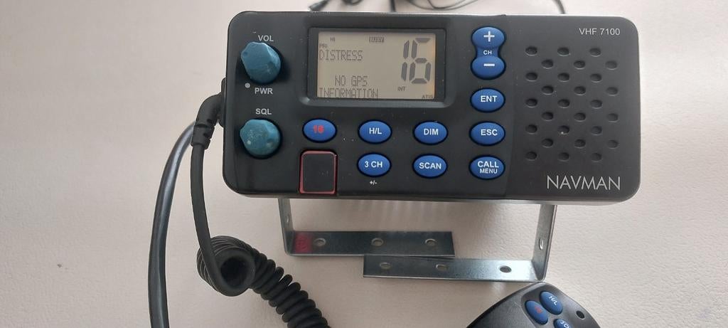 Navman VHF 7100 EU marifoon met koptelefoon, Watersport en Boten, Ophalen of Verzenden, Zo goed als nieuw, Radio