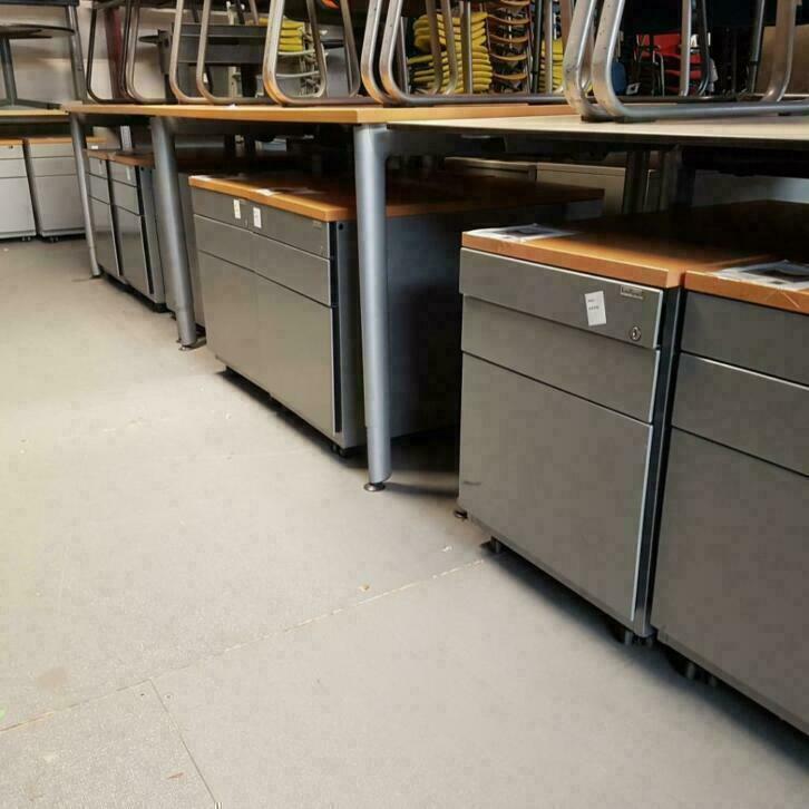 Ahrend metalen bureau laden kasten stalen ladekasten, Gebruikt, 5 laden of meer, Ophalen of Verzenden, Minder dan 100 cm