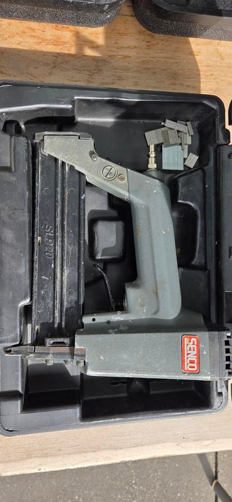 Senco SLP20 tacker met nagels, Doe-het-zelf en Verbouw, Gereedschap | Handgereedschap, Ophalen