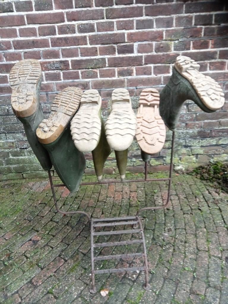 ijzeren laarzenrek met schoenschraper brocante, Tuin en Terras, Tuinwanddecoratie, Gebruikt, Ophalen