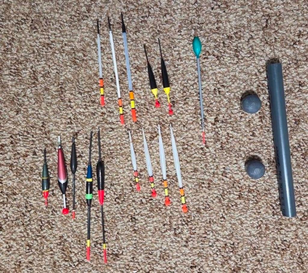 15 dobbers met beschermende koker, Ophalen of Verzenden, Gebruikt, Dobber of Lood