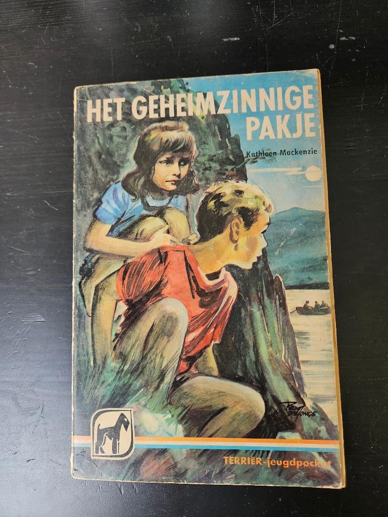Kathleen Macenzie - het geheimzinnige pakje, Ophalen of Verzenden, Gelezen