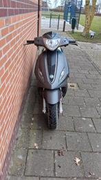 Piaggio Fly 2016 blauwe plaat, Fietsen en Brommers, Scooters | Piaggio, Gebruikt, Maximaal 45 km/u, Ophalen of Verzenden, Fly