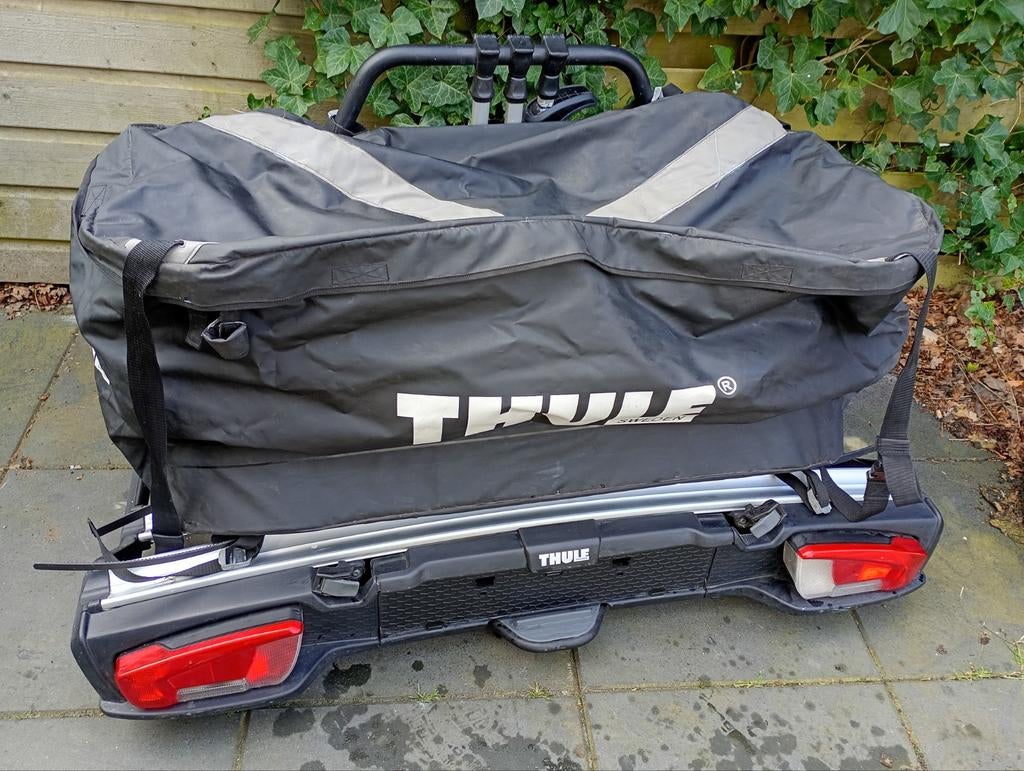 Thule velospace XT3 en Thule Easyback towbox, Ophalen, 3 fietsen of meer, Elektrische fiets, Zo goed als nieuw