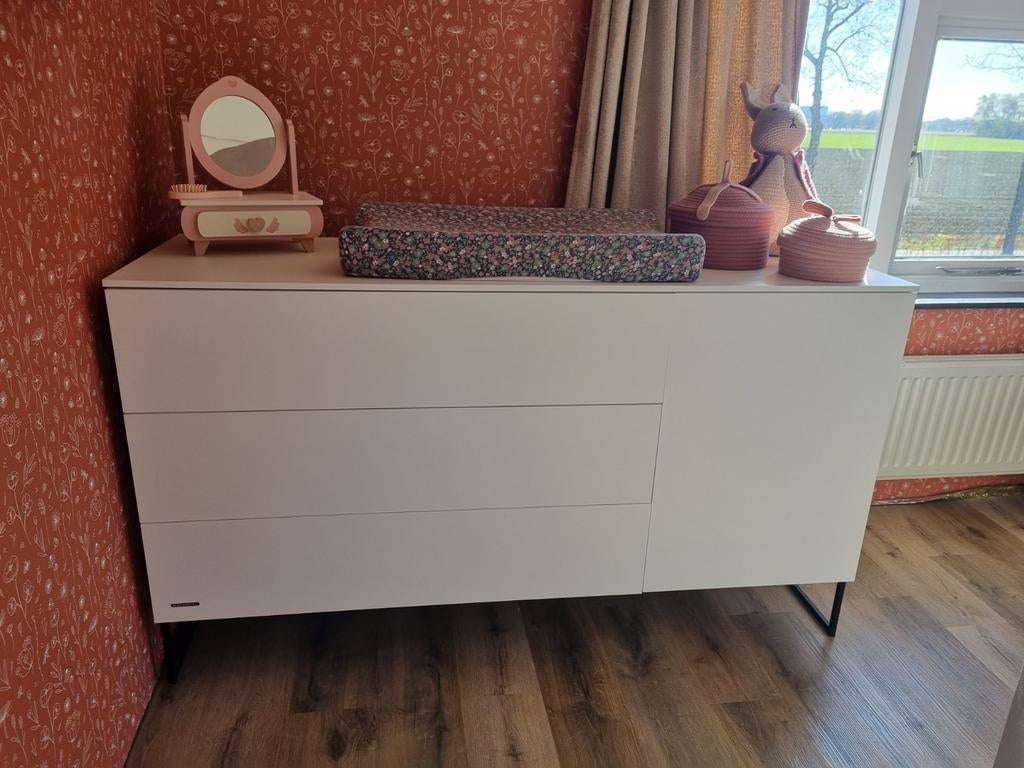 Kidsmill Commode XL Mat Wit - Zo goed als nieuw, Kinderen en Baby's, Kinderkamer | Commodes en Kasten, 50 tot 70 cm, Commode, Ophalen
