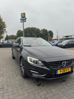 Volvo V60 D6 215pk Plug-in Hybrid 2015 Grijs, Auto's, Volvo, Automaat, 1800 kg, Beige, Vierwielaandrijving