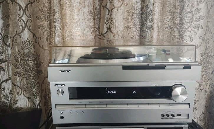 Onkyo TX-SR313 met Sony platenspeler en 2 Kef Q35.2 speakers, Audio, Tv en Foto, Stereo-sets, Gebruikt, Losse componenten, Tuner of Radio