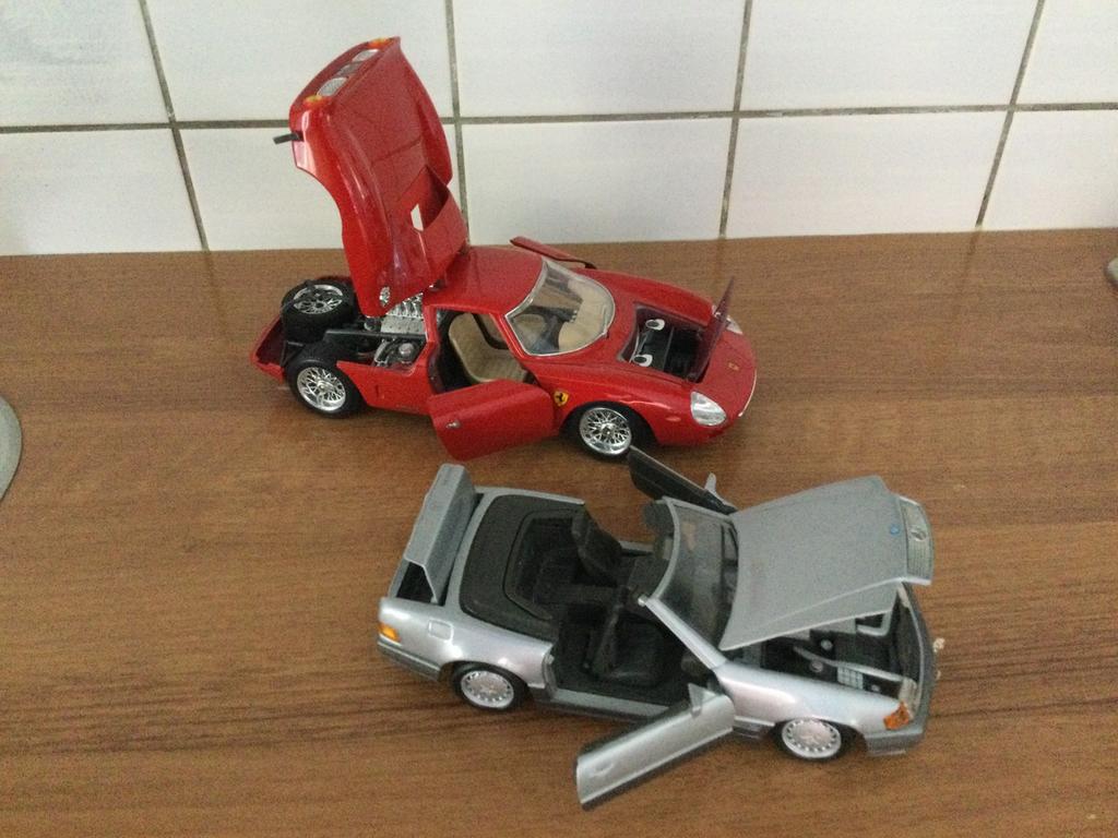 Modelauto’s Ferrari,,Mercedes,Husky en Lesny, Ophalen of Verzenden, Zo goed als nieuw