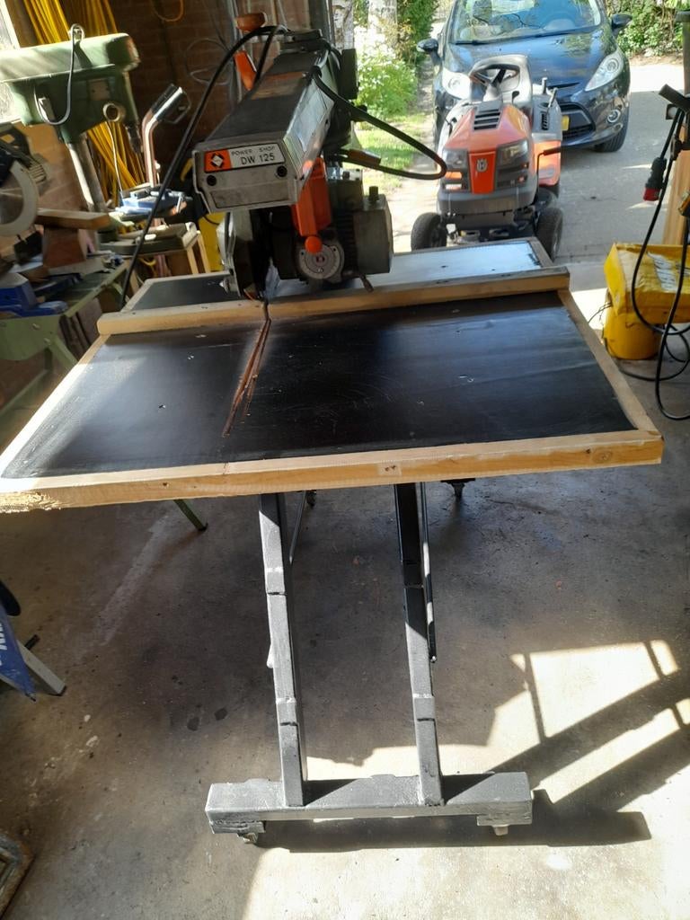 De Walt radiaalafkortzaag afkortzaag zaagtafel, Doe-het-zelf en Verbouw, Gereedschap | Zaagmachines, Ophalen, 1200 watt of meer