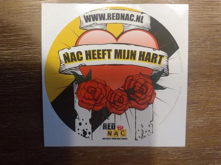 Twee verschillende stickers Red NAC actie, Verzamelen, Sportartikelen en Voetbal, Nieuw, Poster, Plaatje of Sticker, NAC Breda
