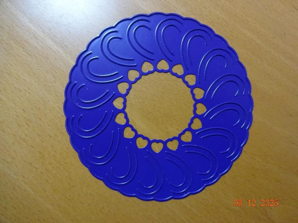 snijmal rond  met hartjes om te vouwen, Ophalen of Verzenden, Nieuw, Overige thema's, Pons of Mal