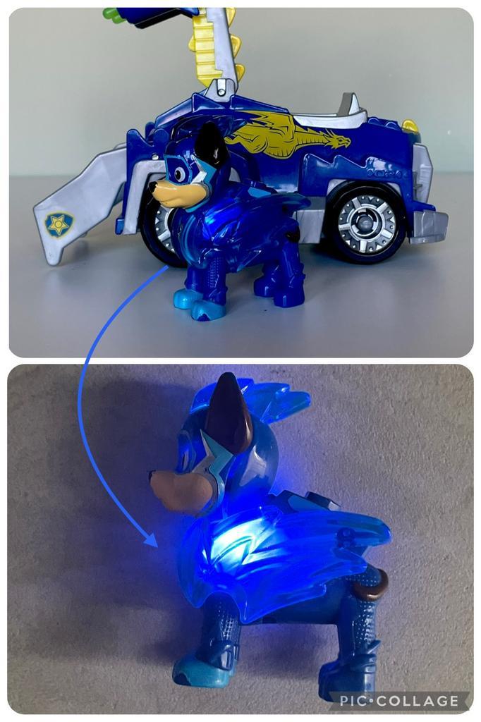 PAW Patrol | Chase auto + Mighty Pup Charged Up (met licht), Kinderen en Baby's, Speelgoed | Actiefiguren, Zo goed als nieuw, Ophalen of Verzenden