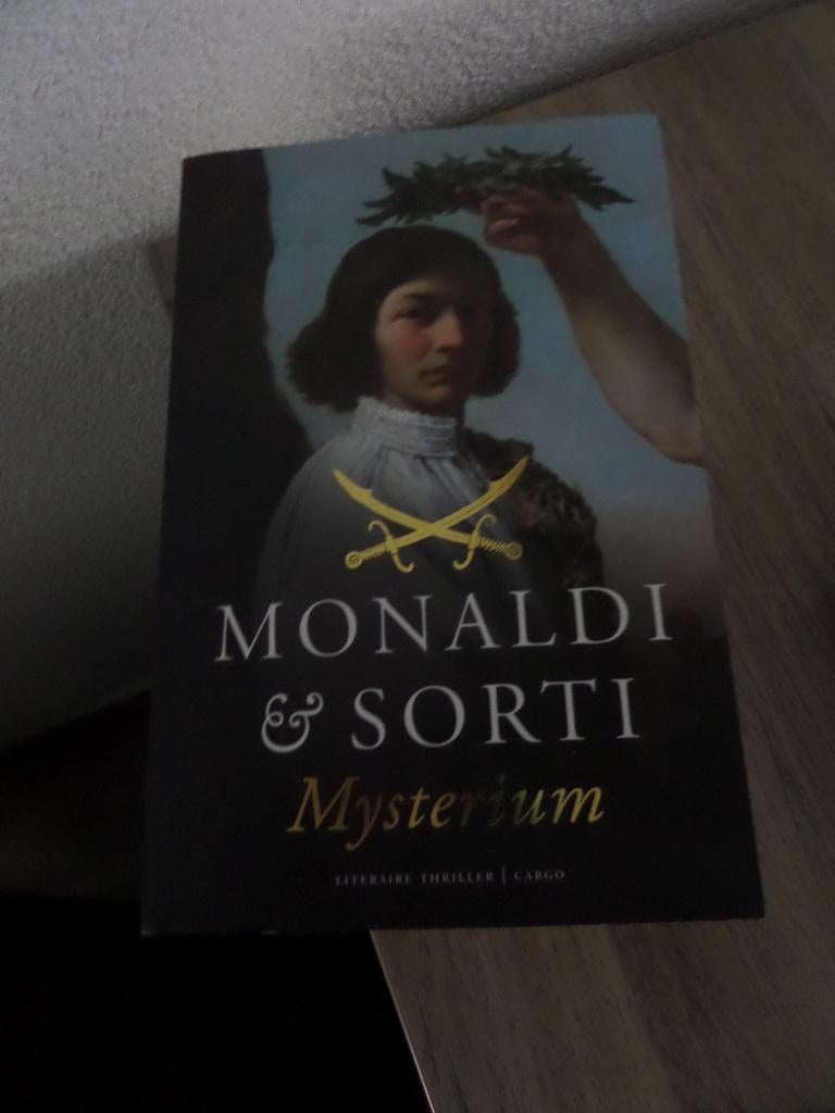 Monaldi & Sorti Mysterium in nette staat, Boeken, Ophalen of Verzenden, Zo goed als nieuw