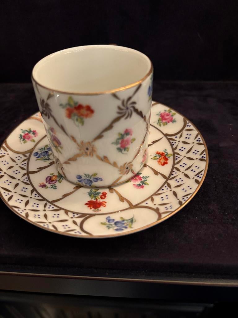 Dresden Saksisch Porselein Espresso Kop en Schotel, Gesignee, Antiek en Kunst, Antiek | Porselein, Verzenden