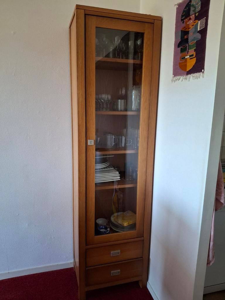 Kersenhouten vitrinekast met lades en glazen deur, Huis en Inrichting, Kasten | Vitrinekasten, Ophalen, Glas, Met deur(en), Modern klassiek