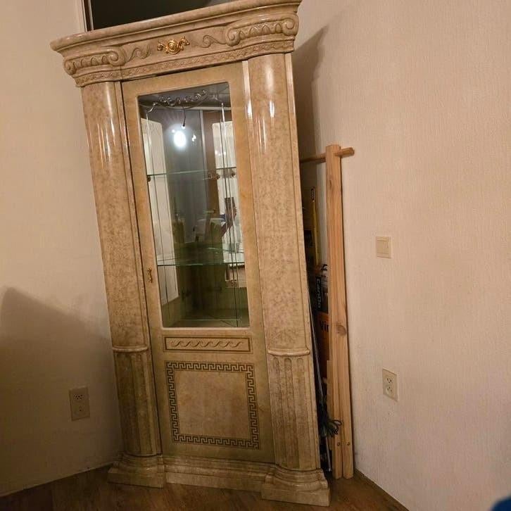 Italiaanse Hoogglans Versace Vitrinekast, Ophalen, Glas, Met deur(en), Gebruikt