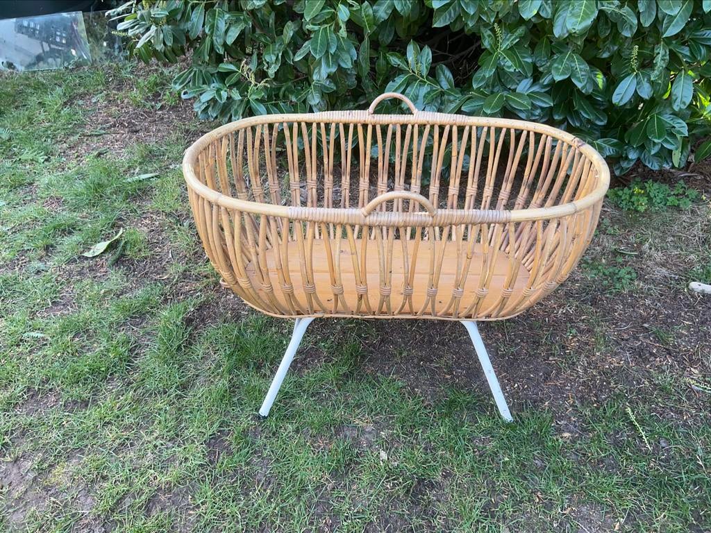 Vintage rotan wiegje, Kinderen en Baby's, Babywiegjes en Ledikanten, Ophalen, Gebruikt, Wieg