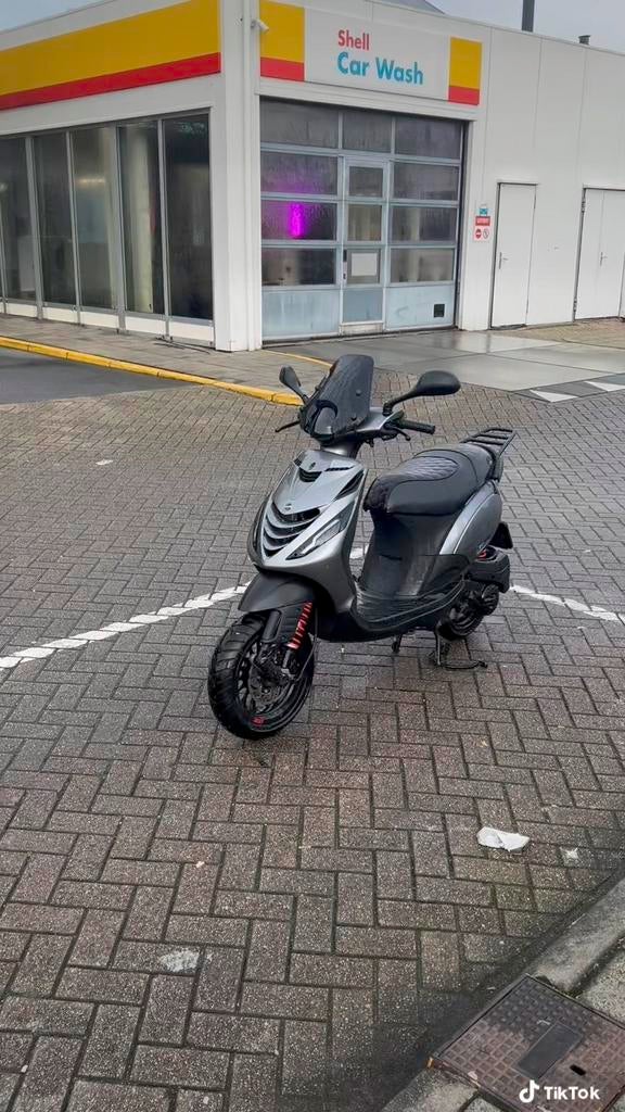 Piaggio Zip 4t 2v 80cc, Fietsen en Brommers, Scooters | Piaggio, Ophalen, Zo goed als nieuw, Benzine, Zip