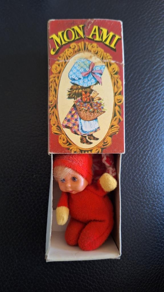 Vintage Mon Ami Babypopje in luciferdoosje, Ophalen of Verzenden, Gebruikt, Babypop