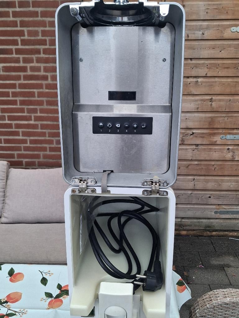 Latisz melkopschuimer, Ophalen, Gebruikt, Elektrische melkopschuimer