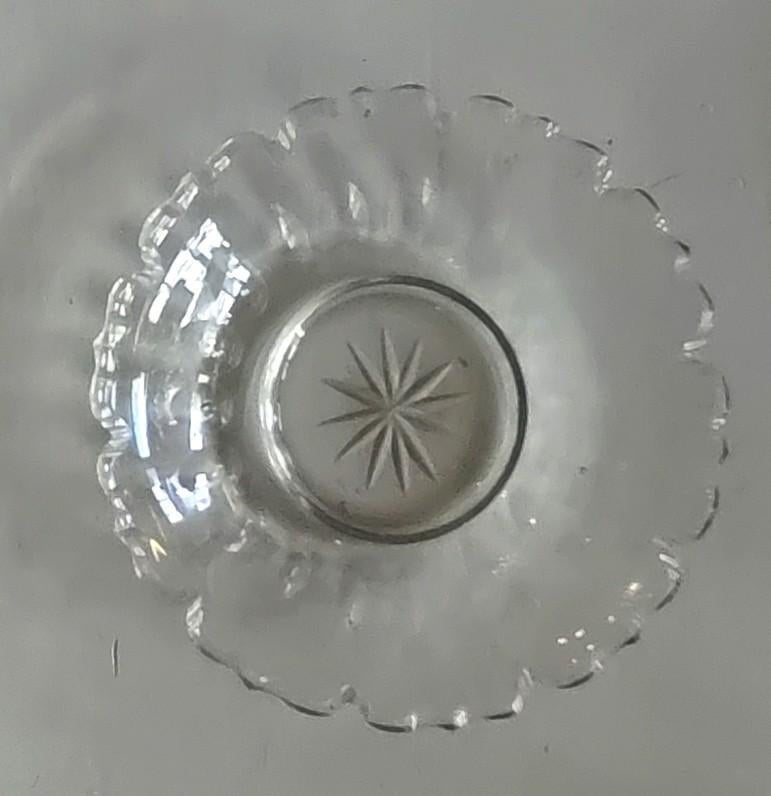 Klein kristal schaaltje met ster In prima staat, Schaal, Rond, Ophalen of Verzenden, Glas