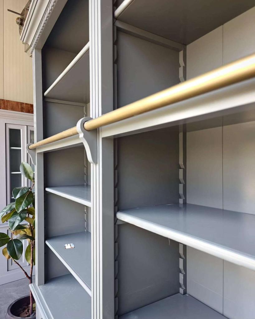 Hoge bibliotheekkast | Grijze boekenkast met ladder #4810, Niet ingevuld, Met deur(en), 200 cm of meer, Niet ingevuld