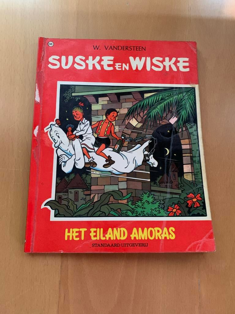 Suske en Wiske - Het Eiland Amoras (nummer 68), Boeken, Stripboeken, Eén stripboek, Ophalen of Verzenden, Gelezen