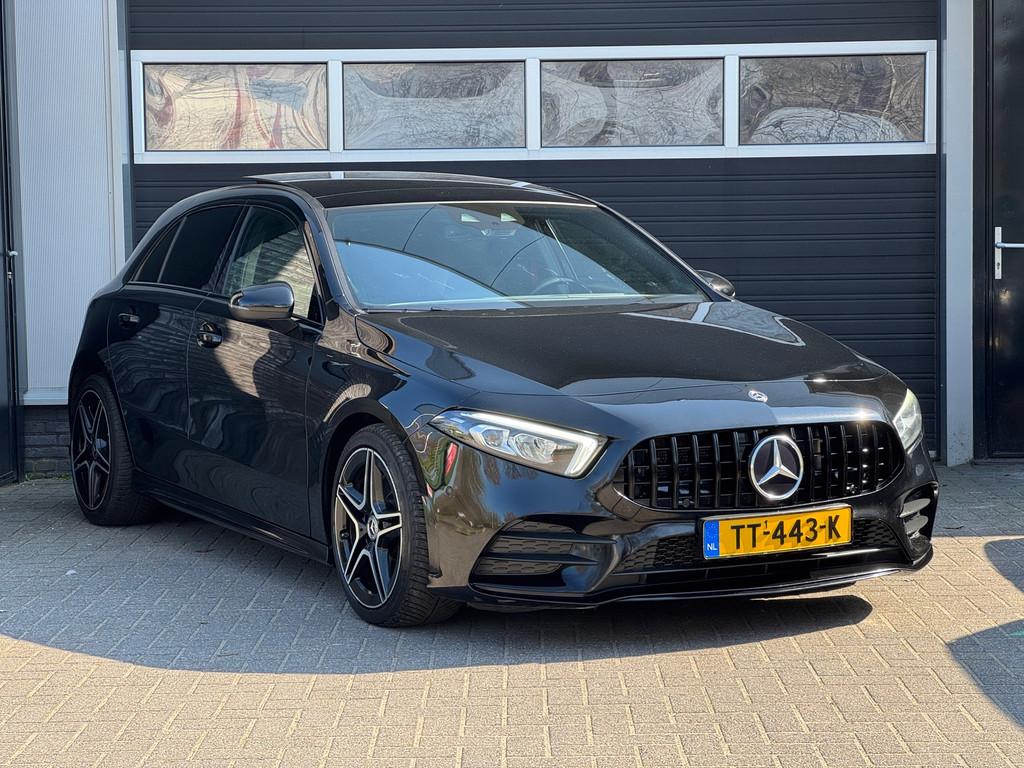 Mercedes-Benz A-klasse 250 AMG Sport Pano, Led, Stoelverwarm, Auto's, Mercedes-Benz, Gebruikt, Euro 6, 4 cilinders, Zwart