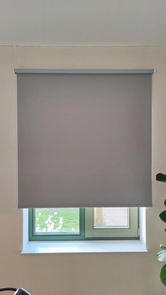 Soluna verduisterend rolgordijn 120x190 cm (BxH), Huis en Inrichting, Stoffering | Gordijnen en Lamellen, Zo goed als nieuw, 150 tot 200 cm