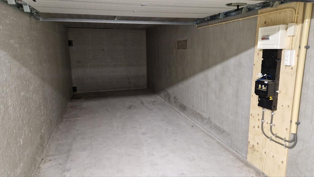 Bewaakte opslag te huur 21m2 / 24m2 Dordrecht, Huizen en Kamers, Zuid-Holland