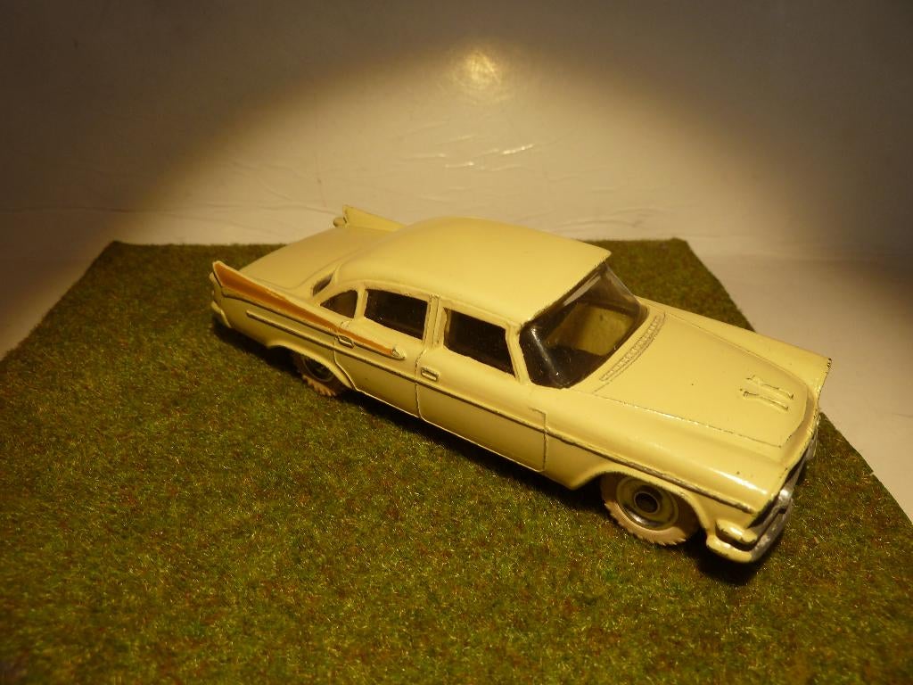DINKY TOYS: 191 uit England ! DODGE ROYAL SEDAN  >>>>>MINT !, Hobby en Vrije tijd, Modelauto's | 1:43, Ophalen of Verzenden, Zo goed als nieuw