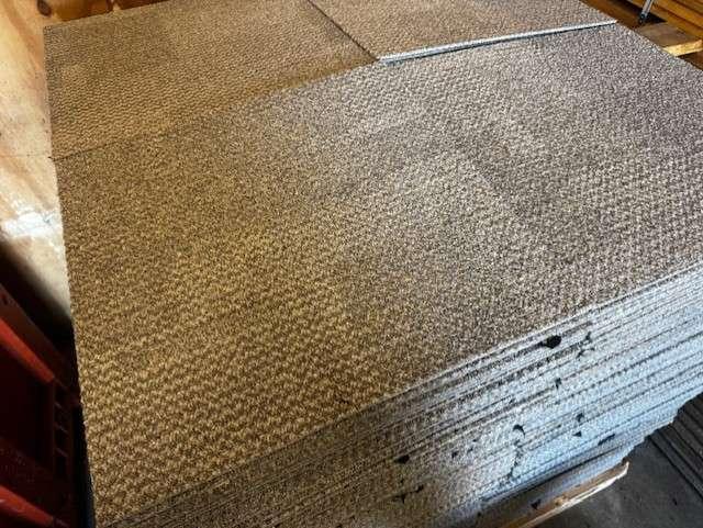 Interface Heuga tapijttegels 50x50cm licht grijs gebruikt #1, Huis en Inrichting, Stoffering | Vloerbedekking, Zo goed als nieuw