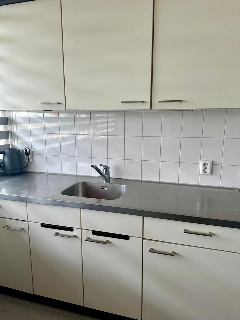 Standaard keuken met RVS blad - 4 jaar gebruikt, Gebruikt, Wit, Enkelwandige keuken, Ophalen of Verzenden