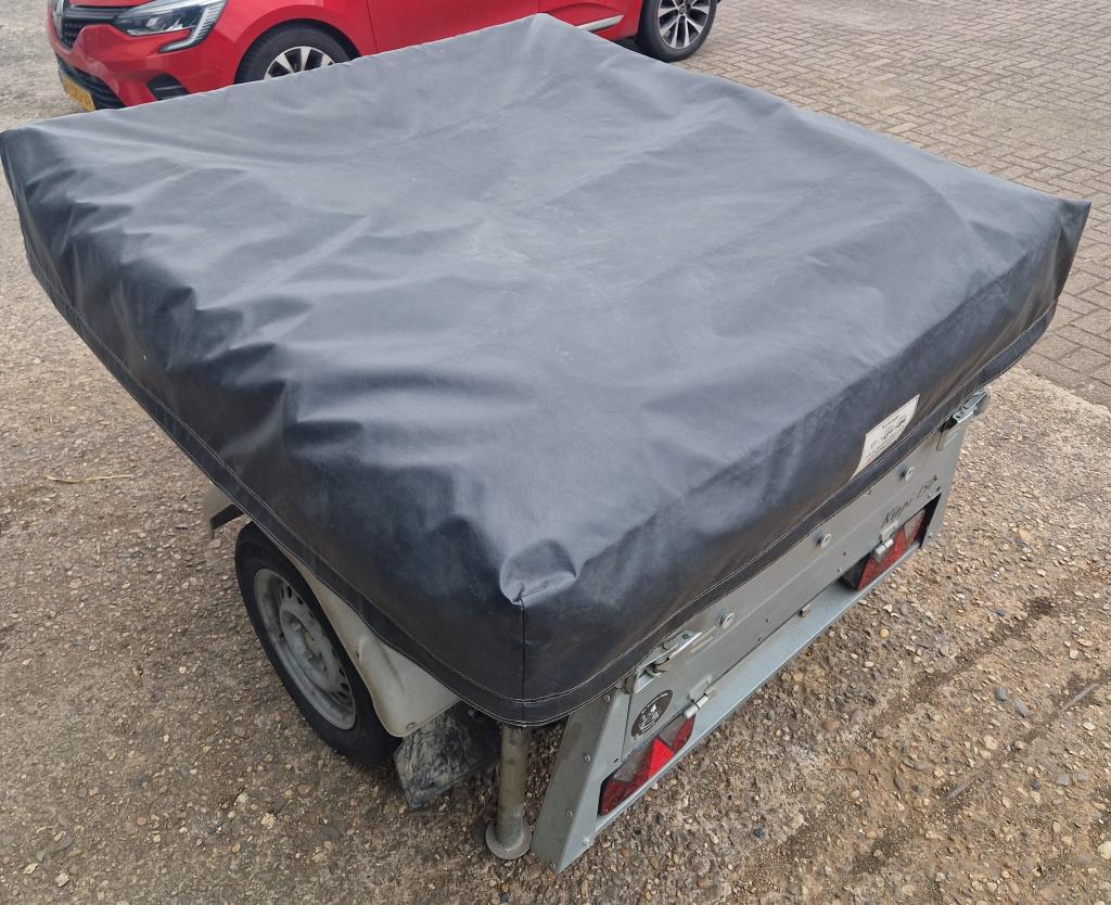 Weekender/Tenttrailer (2015) – GEREMD – Snel Opzetbaar, Ophalen, Meerkleurig, Tot en met 2, Keizer