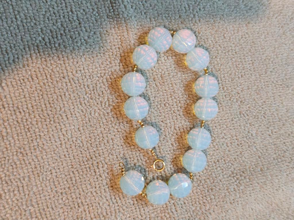 Armband opaal bollen 18 karaat sluiting, Sieraden, Tassen en Uiterlijk, Armbanden, Ophalen of Verzenden, Zo goed als nieuw, Met edelsteen