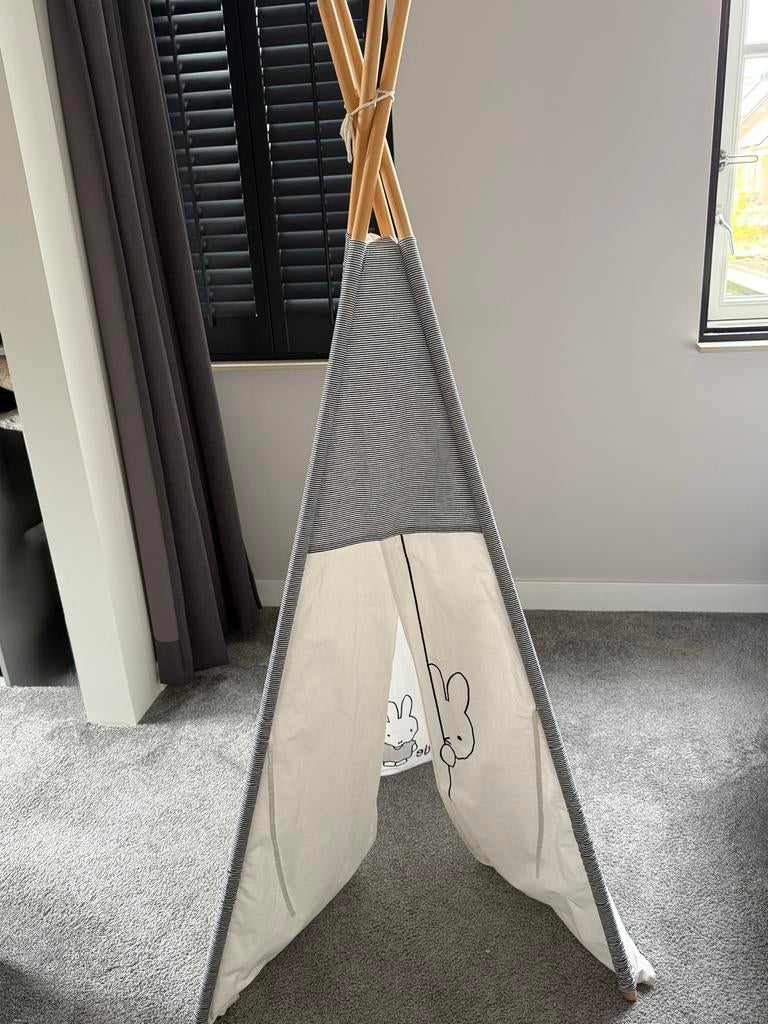 Wigwam speeltent van Nijntje, Ophalen, Zo goed als nieuw