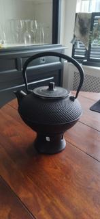 Gietijzeren theepot met zeef en warmhoud lichtje, zwart, Ophalen of Verzenden, Zo goed als nieuw