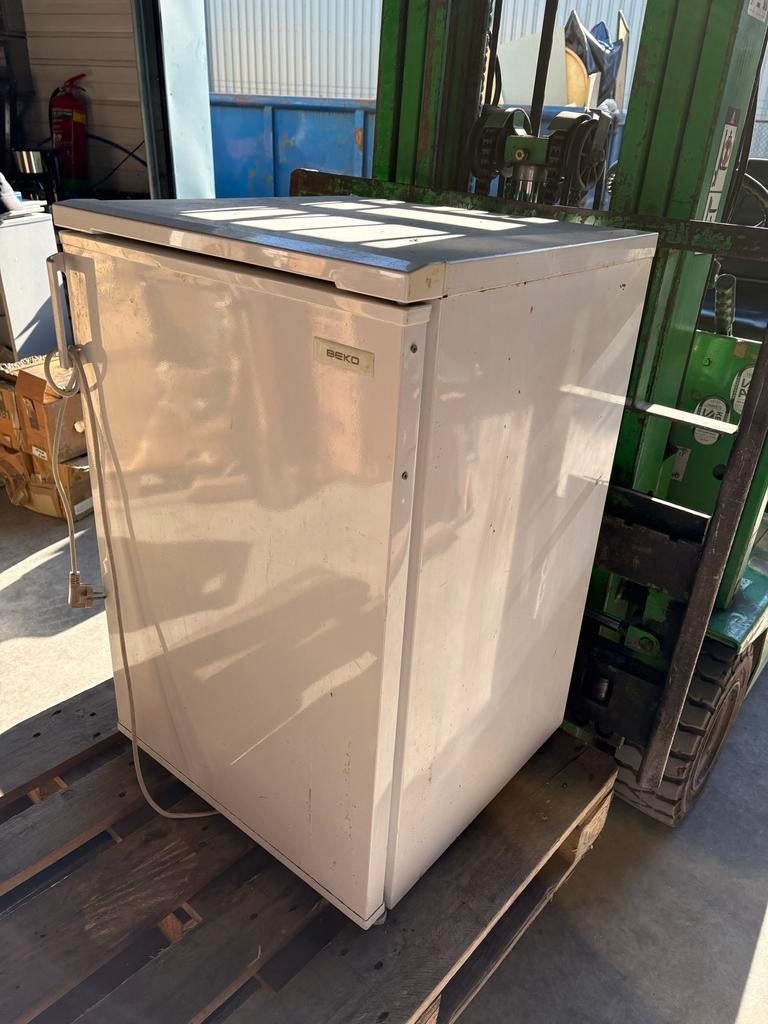 Gratis Beko koelkast - Ideaal voor extra opslag, Witgoed en Apparatuur, 85 tot 120 cm, 75 tot 100 liter, Ophalen of Verzenden