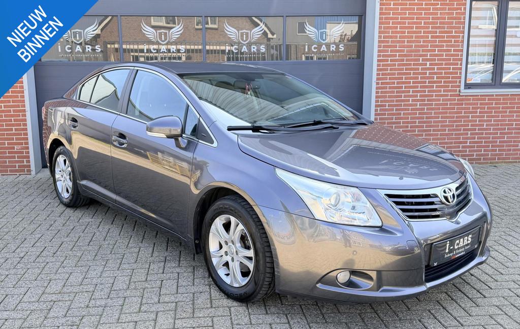 Toyota Avensis 1.8 VVTi Dealer onderhouden PDC NAVI, Auto's, Toyota, Euro 5, 4 cilinders, Met garantie (alle), Leder