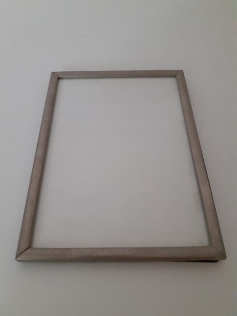 Fotolijst* 13x18, lijst zilverkleurig metaal/reliëf stipjes, Ophalen of Verzenden, Gebruikt