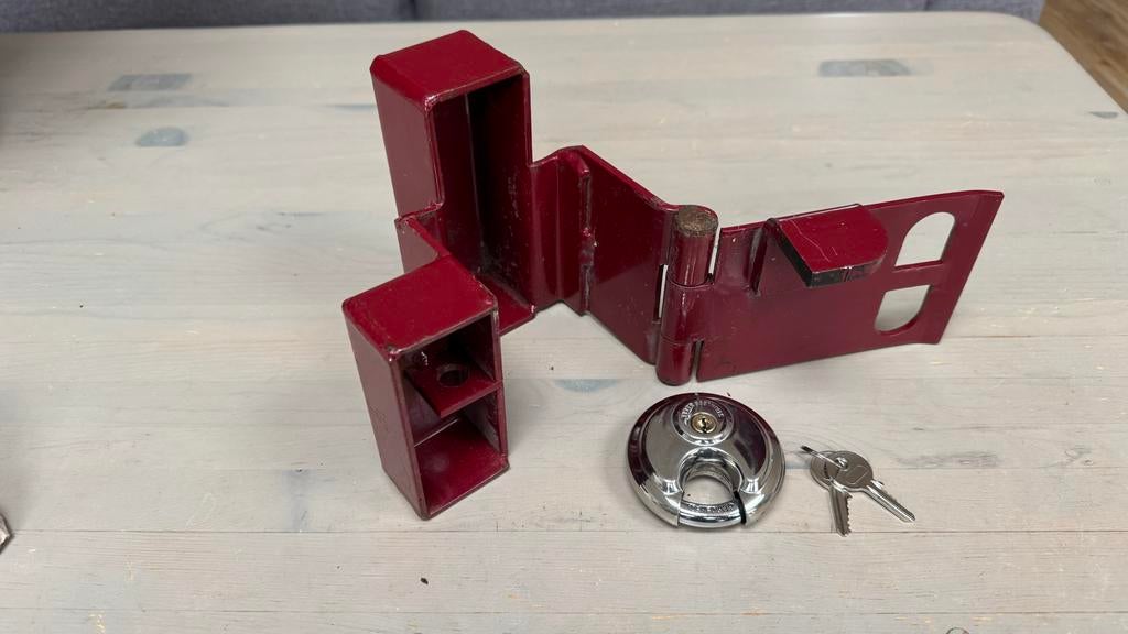 Rood disselslot met sleutels, Ophalen of Verzenden, Gebruikt