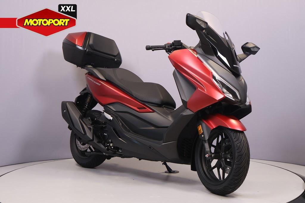 Honda Forza 350, Motoren, Motoren | Honda, Scooter, Bedrijf