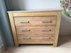 Babyset kamer: eikenhouten ledikant & commode, Gebruikt, 50 tot 70 cm, Ophalen of Verzenden, 100 cm of meer