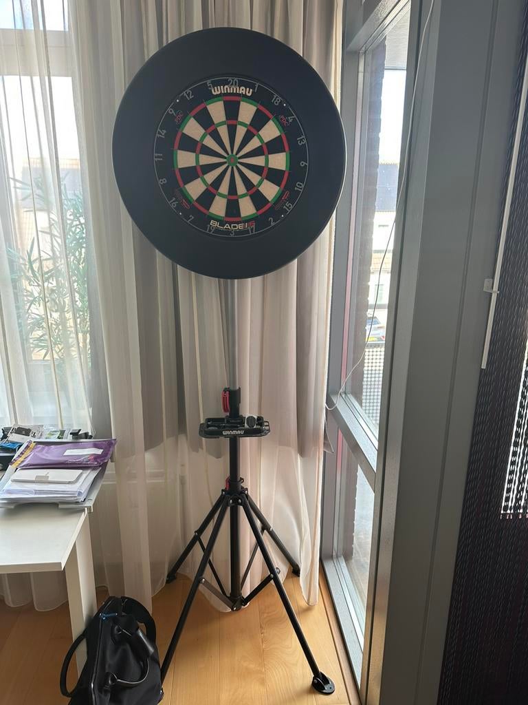Winmau Extreme Darbord standaard 2 + blade 6, Sport en Fitness, Darts, Ophalen, Zo goed als nieuw, Dartbord