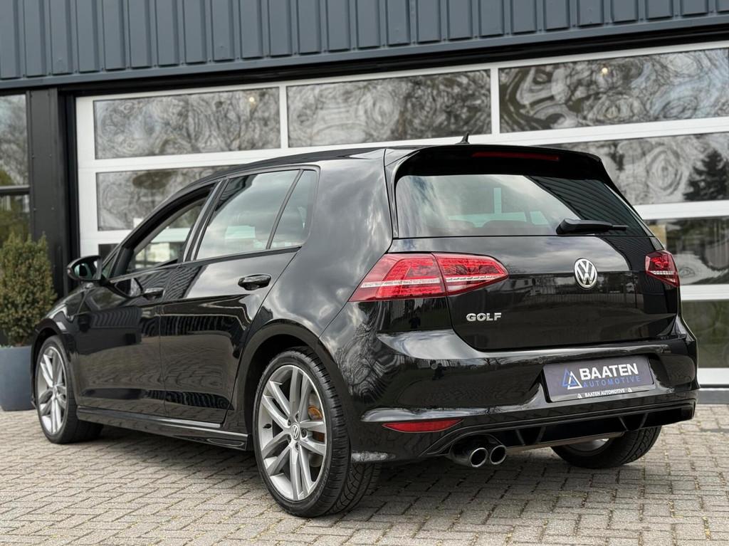 Volkswagen Golf 1.4 TSI R-line|DSG|Camera|Carplay|Massage, 4 cilinders, 150 pk, Leder en Stof, Zwart