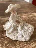 Vintage Porseleinen Biscuit Beeldje - Bloemenmeisje, Ophalen of Verzenden, Gebruikt, Mens
