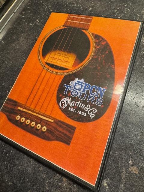 DVD ' making Martin Guitars', Muziek en Instrumenten, Snaarinstrumenten | Gitaren | Akoestisch, Gebruikt, Overige typen, Ophalen of Verzenden