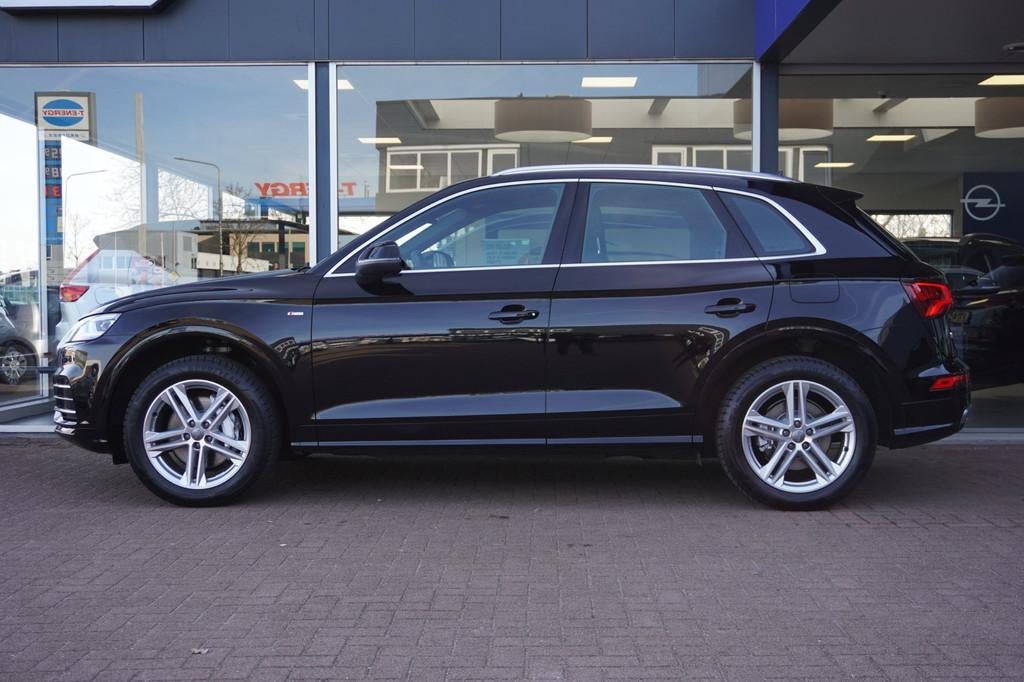 Audi Q5 50 TFSI e quattro S edition Automaat | Navigatie | A, Auto's, 4 cilinders, Leder en Stof, Zwart, Hybride Elektrisch/Benzine